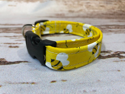 Dog Collar, bee dog collar, side release collar, adjustable collar, fabric dog collar, bumble bees, honey bee dog collar, yellow, honey bee