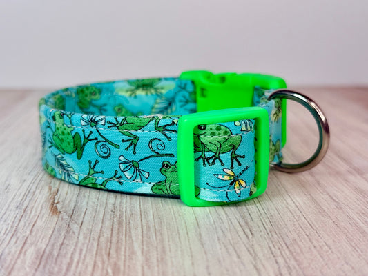Frog Handmade dog collar: Adjustable side release, washable cotton fabric, webbing core, customizable hardware