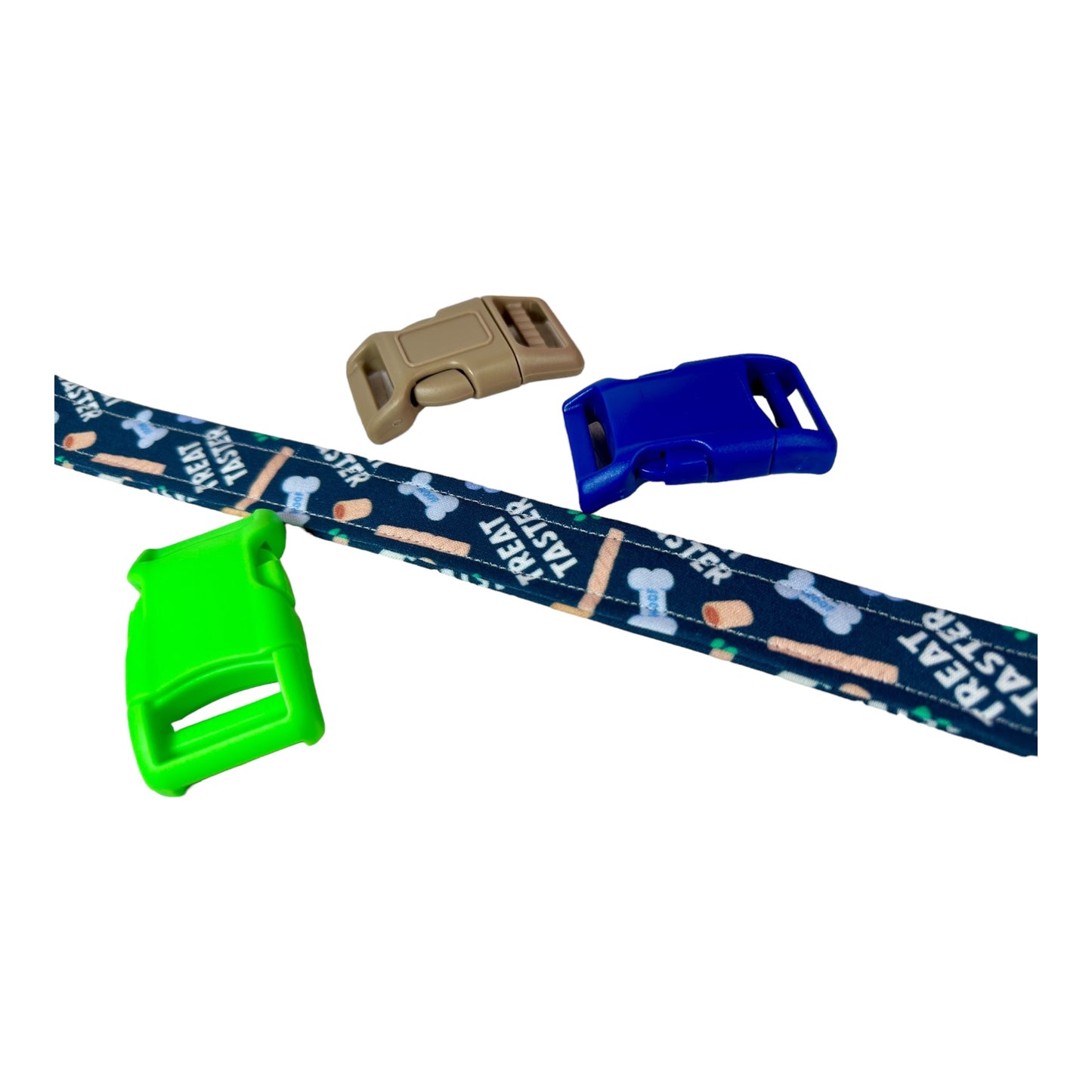 Treat Taster Dog collar, handmade side release dog collar, adjustable and washable (Blue Bones Treat Taster)