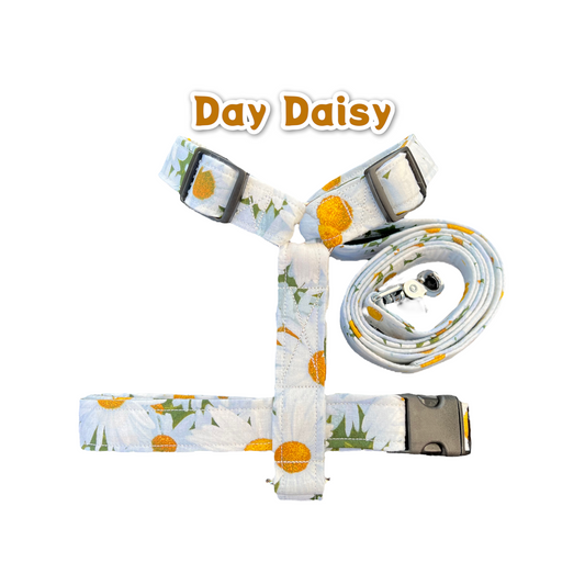 Daisy dog harness, floral dog harness, matching dog harnesss and leash set, standard roman dog harness, step in dog harness, Daisy print