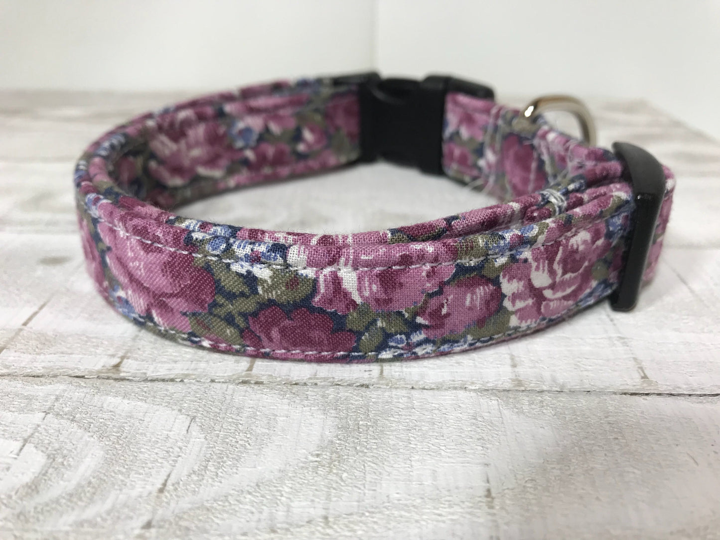 Vintage rose dog collar, floral dog collar, purple dog collar, girl, adjustable, side release, fabric collar, washable, eco friendly, purple