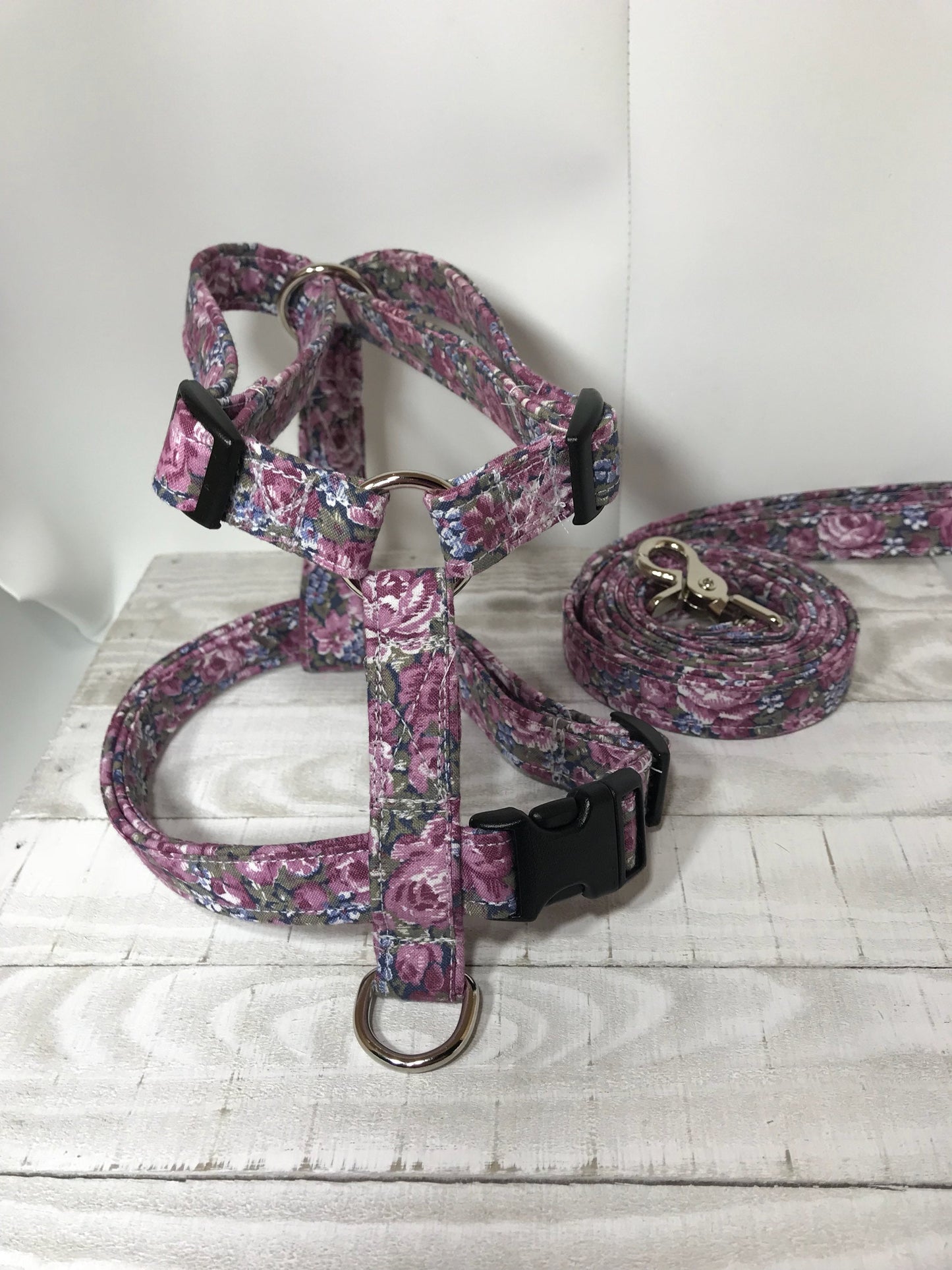 Dog harness, Harness and leash, step in harness, standard harness, dog harness set, dog halter, girl, vintage, purple rose, purple floral