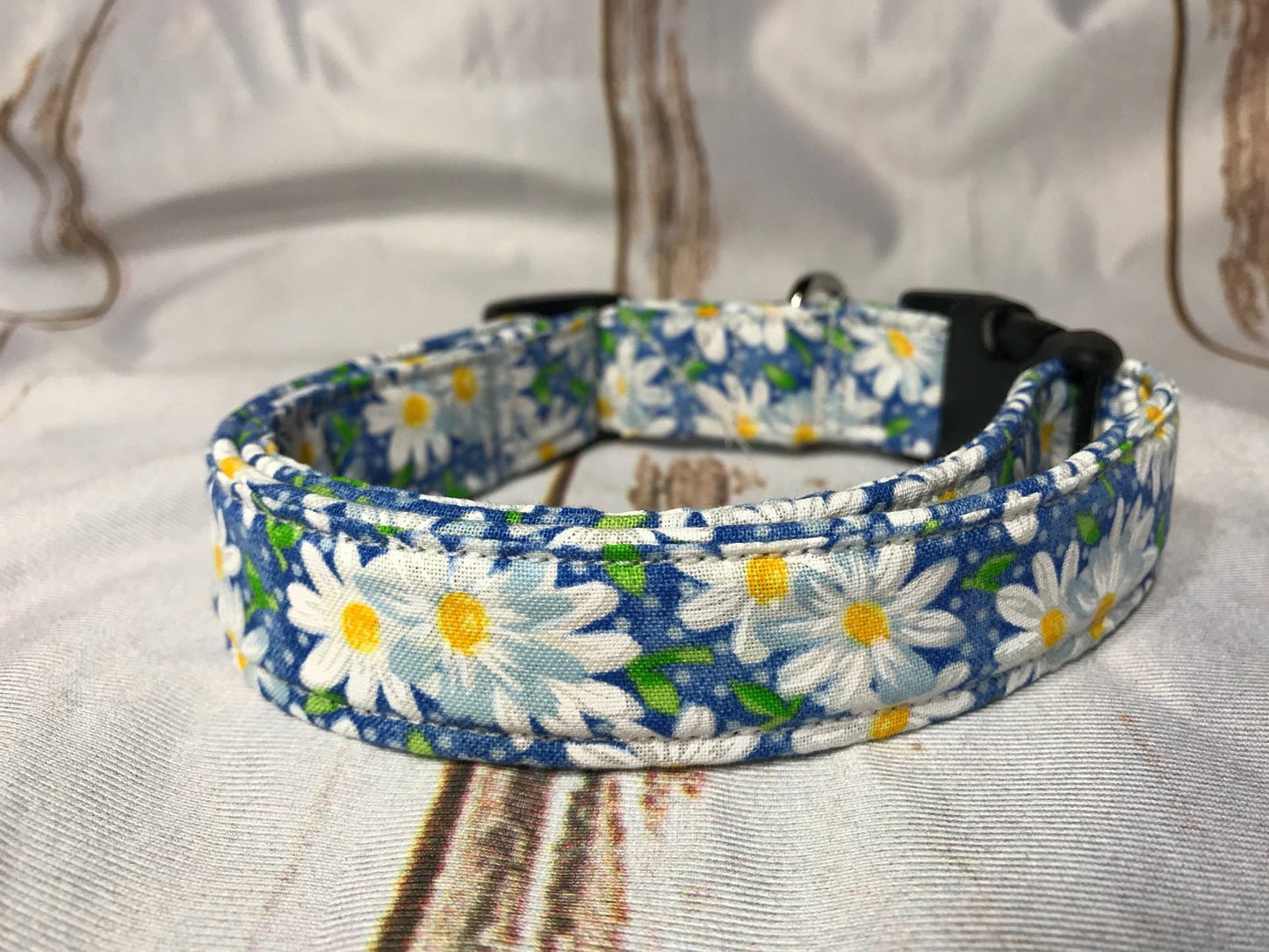 Blue daisy dog collar, floral dog collar, dog collar girl, adjustable, washable, side release, fabric dog collar, eco friendly, daisy, blue