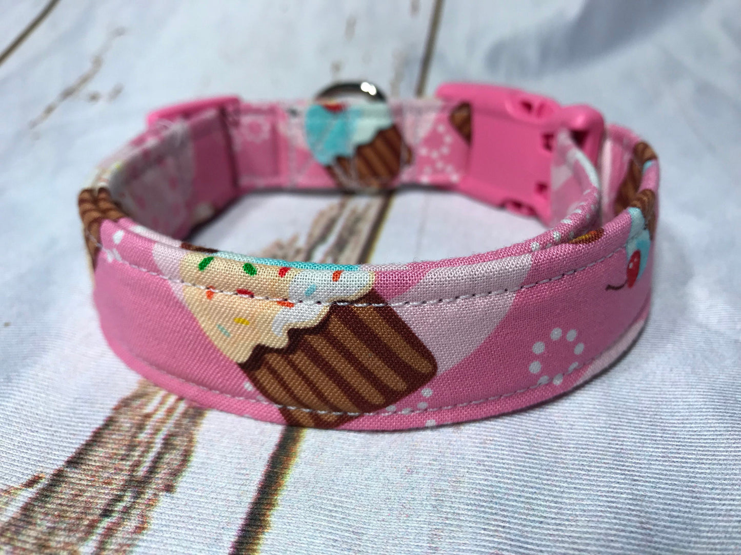 Cupcake dog collar, food dog collar, adjustable collar, washable, side release collar, pink, cupcakes, girl dog collar, eco friendly, cute
