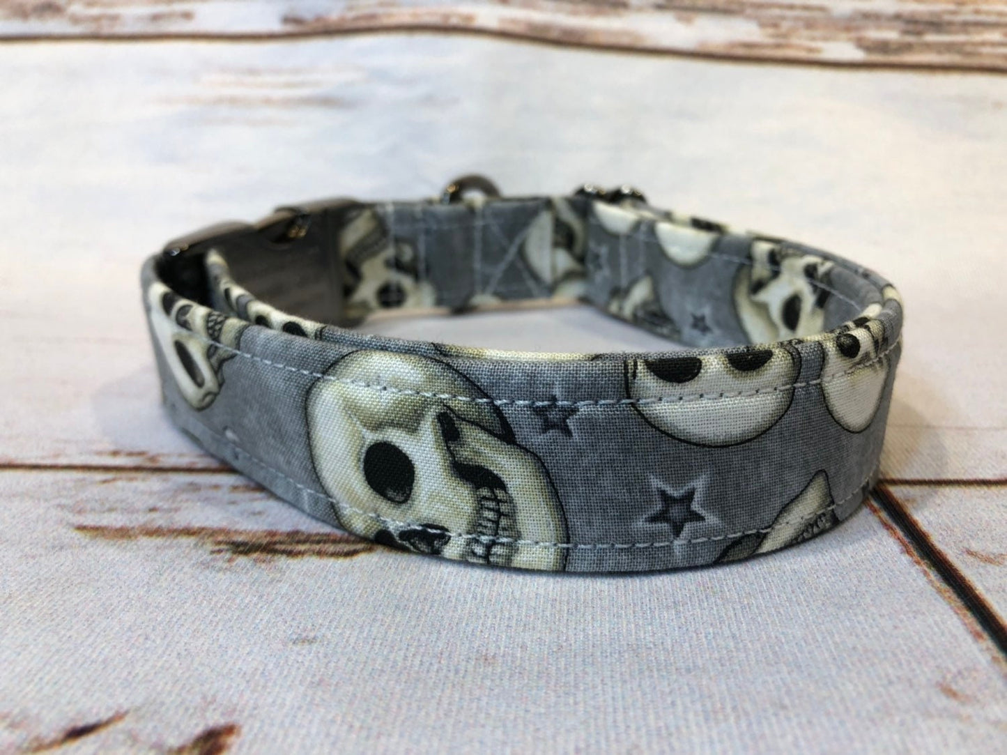 Skulls dog collar and leash set, gunmetal hardware, skulls dog collar, skulls leash, side release, adjustable, washable, eco friendly collar