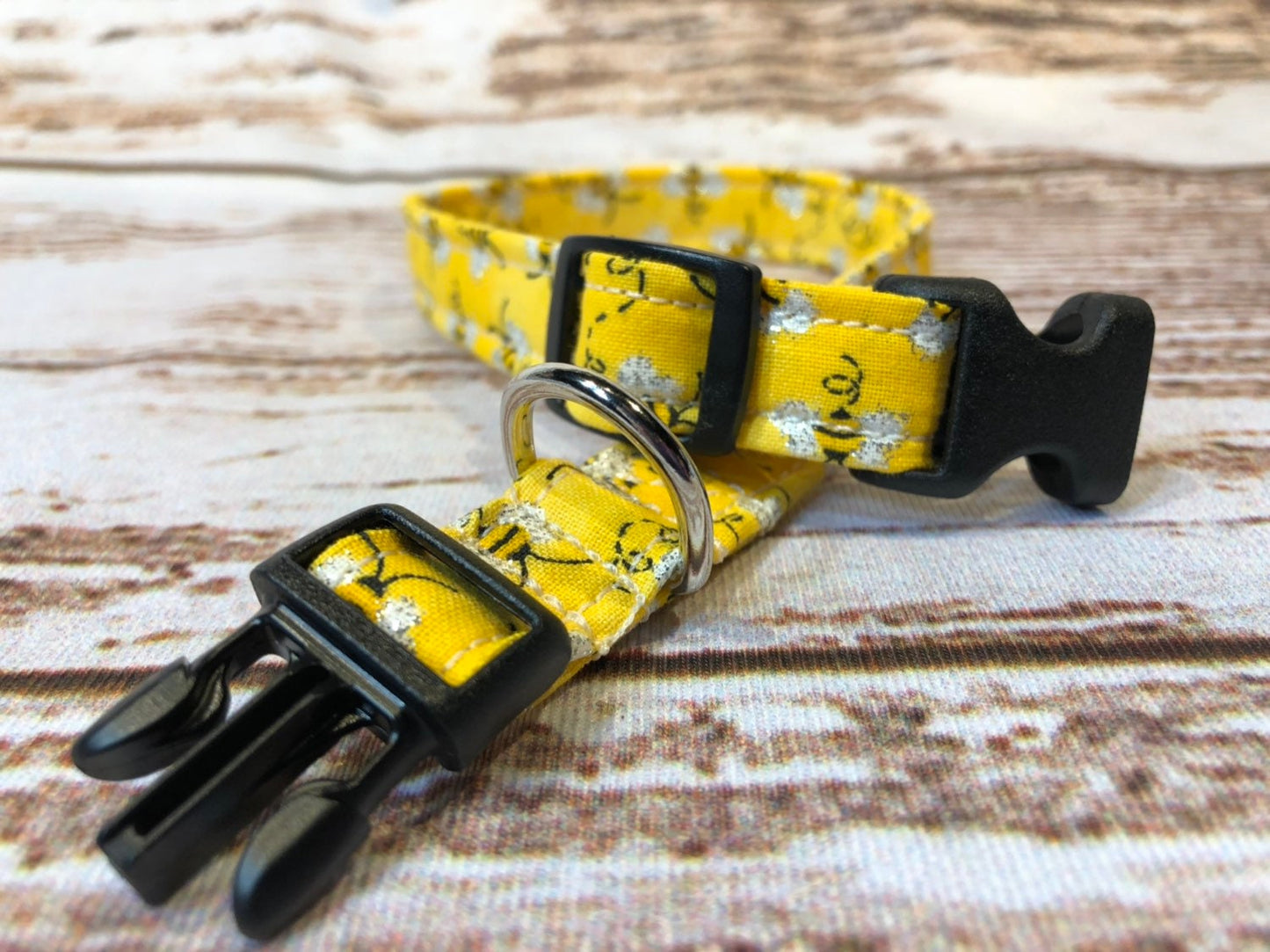 Bee dog collar, yellow dog collar, bees, sparkle bees, adjustable, washable, fabric dog collar, dog collar girl, yellow bees, bumble bee