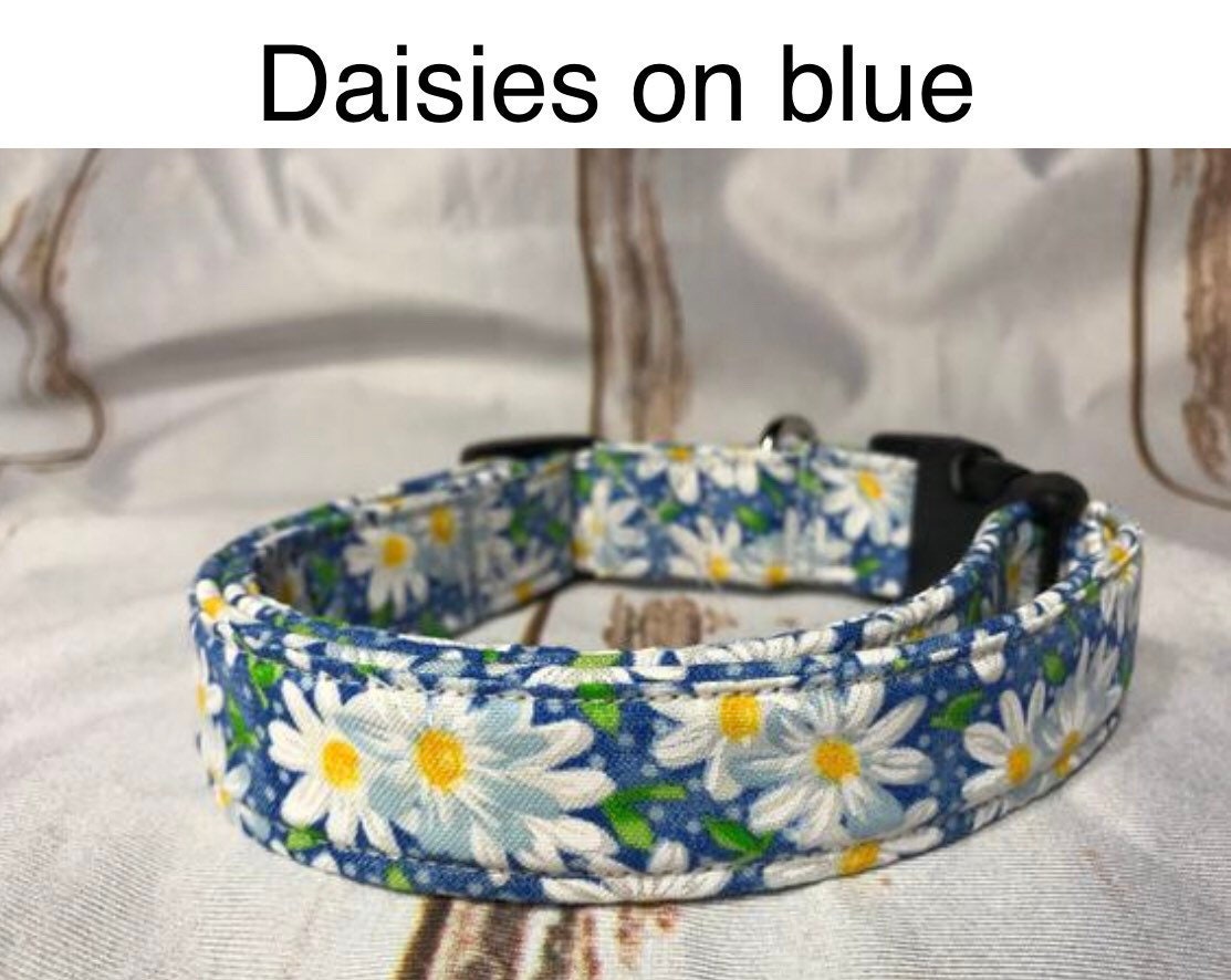 Blue daisy dog collar, floral dog collar, dog collar girl, adjustable, washable, side release, fabric dog collar, eco friendly, daisy, blue