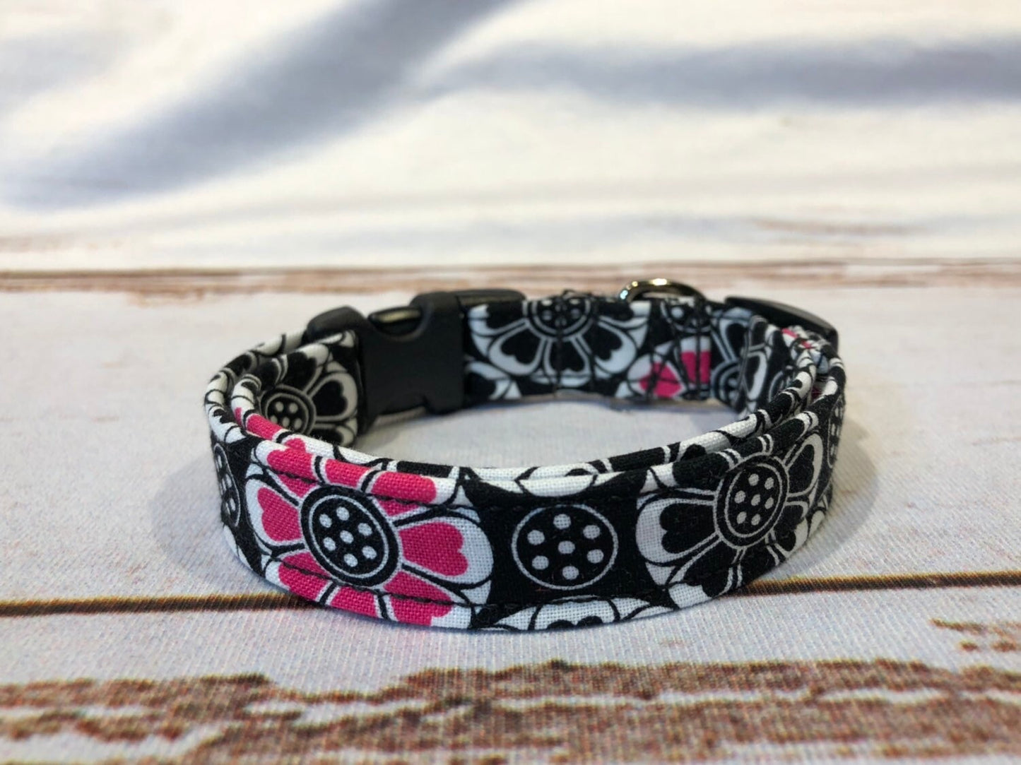 Dog Collar, dog collar girl, hot pink floral collar, adjustable collar, buckle dog collar, fuchsia, flowers, pink, black, flower