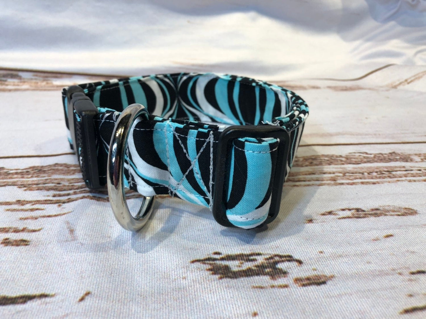 Dog Collar, dog collar girl, dog collar boy, nylon collar, martingale collar, adjustable collar, buckle dog collar, black, aqua, waves