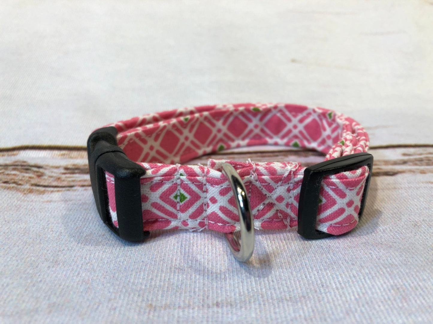 Dog Collar, dog collar girl, pink dog collar, adjustable collar, buckle dog collar, side release, pink collar, bubble gum pink, geometric