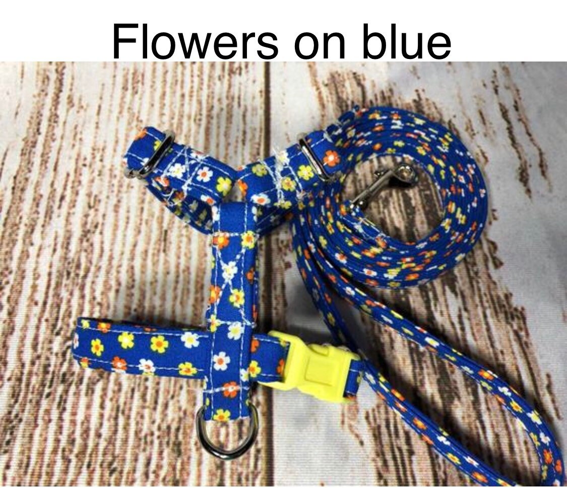 Floral dog harness and matching leash set, standard roman dog harness, step in dog harness, girl dog harness, adjustable pet harness, washable pet harness