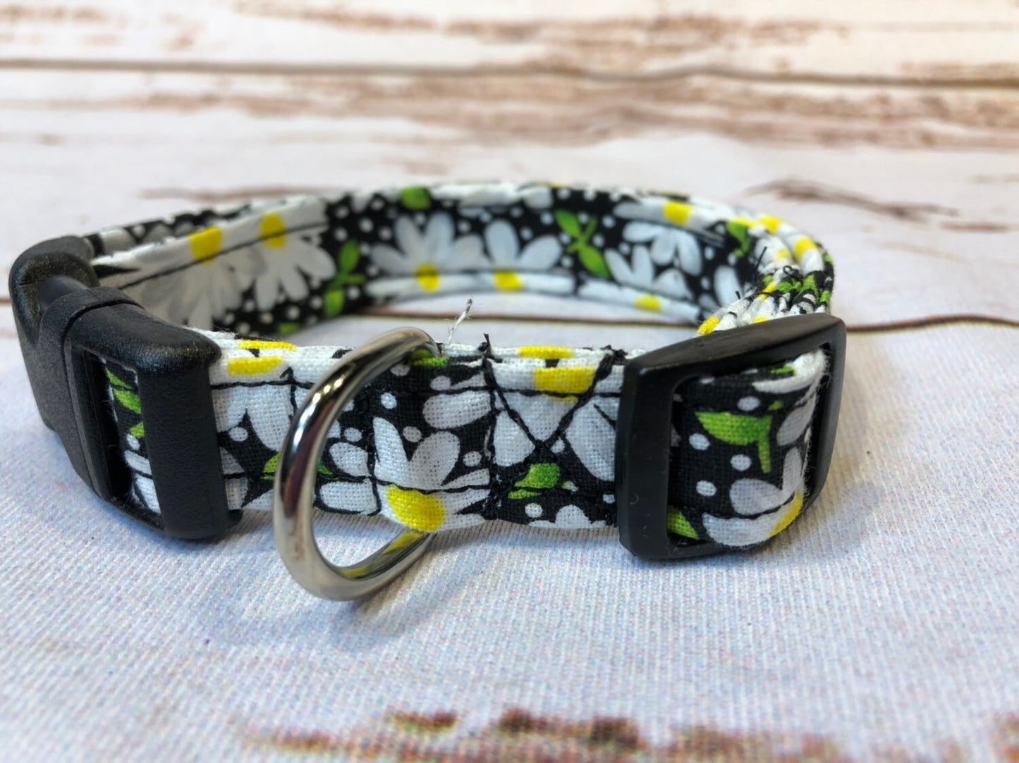Daisy dog collar, black dog collar, girl dog collar, side release collar, fabric dog collar, adjustable collar, washable, daisy, black, dog