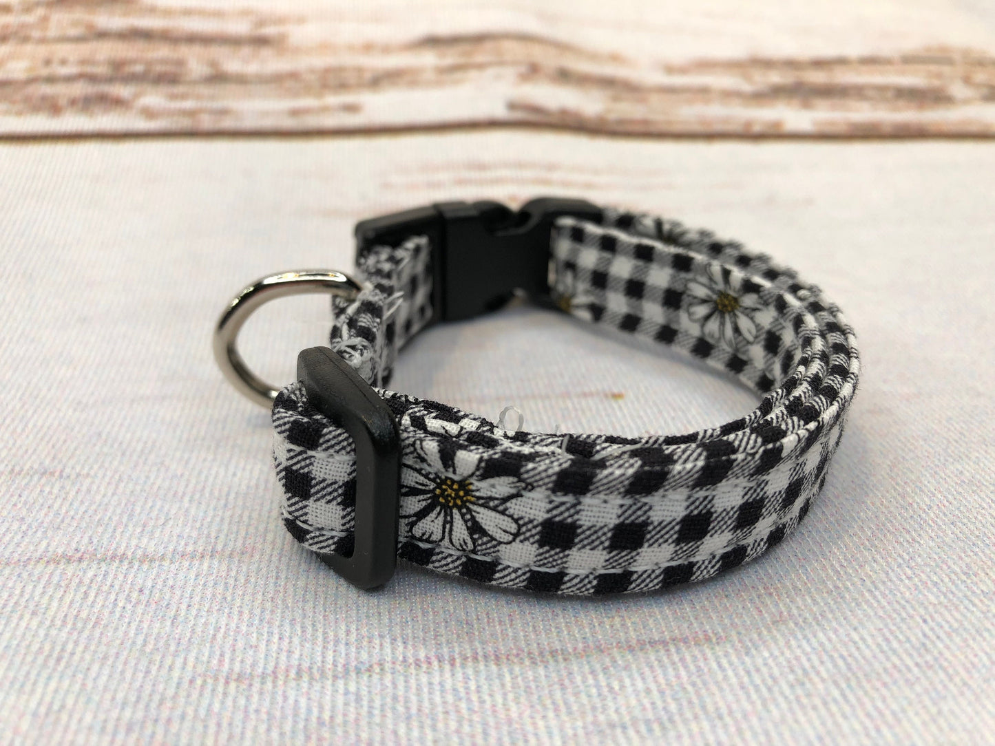 Gingham and daisy dog collar, girl dog collar, cute dog collar, side release collar, adjustable collar, gingham plaid, daisy dog collar