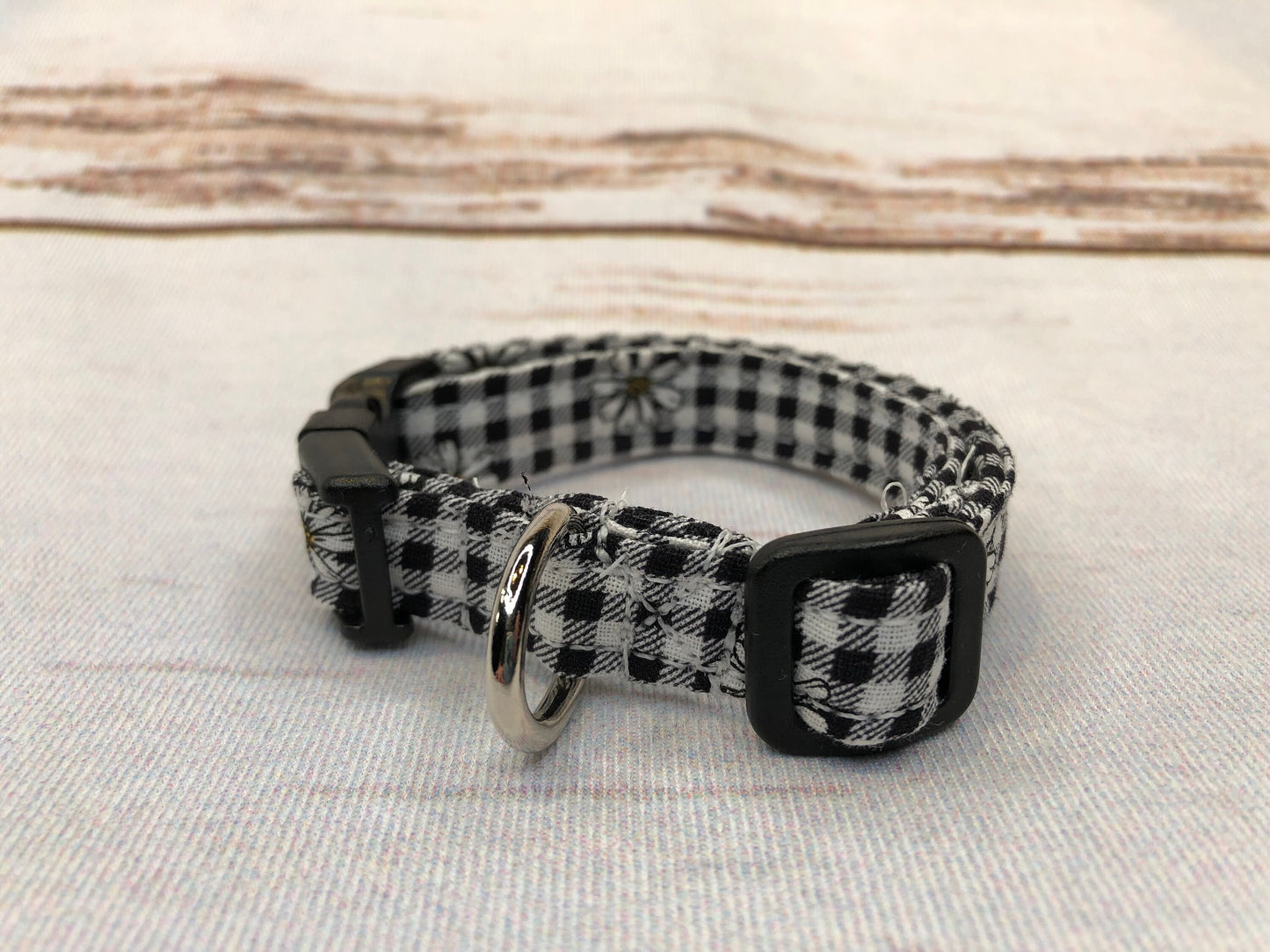 Gingham and daisy dog collar, girl dog collar, cute dog collar, side release collar, adjustable collar, gingham plaid, daisy dog collar