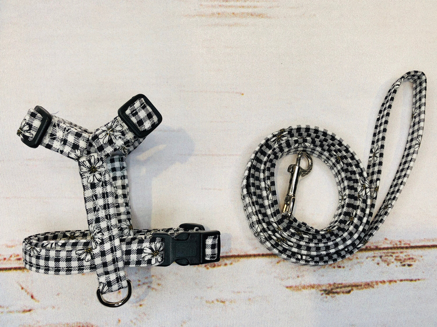 Dog harness, Harness leash set, matching leash, step in harness, standard harness, plaid dog harness, buffalo plaid, buffalo check, plaid,
