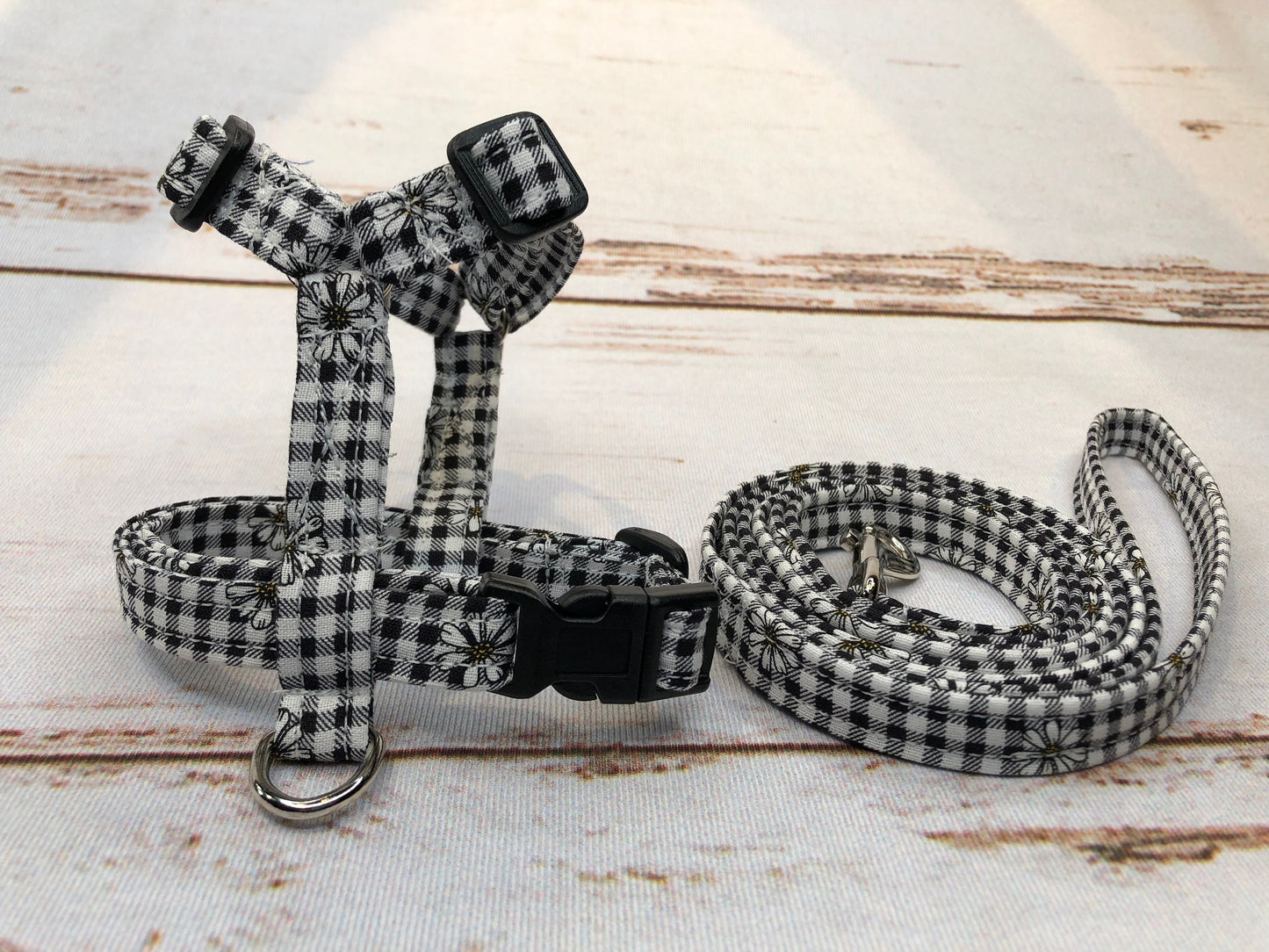 Dog harness, Harness leash set, matching leash, step in harness, standard harness, plaid dog harness, buffalo plaid, buffalo check, plaid,