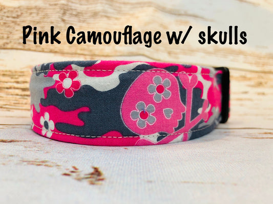 Camouflage and skulls dog collar, girl dog collar, pink dog collar, adjustable collar, washable, side release collar, camouflage, skulls
