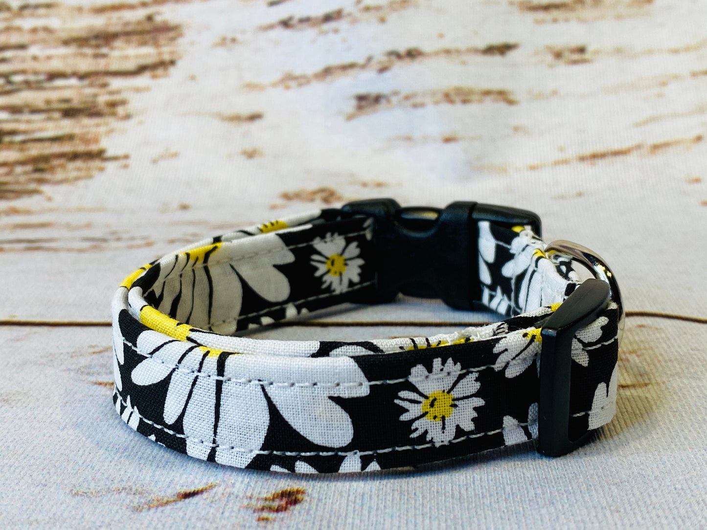 Daisy dog collar, girl dog collar, adjustable collar, washable collar, fabric dog collar, eco friendly, daisies, black, white, yellow, dog