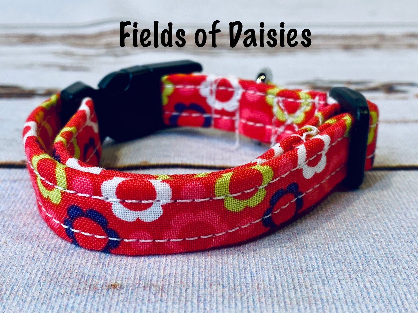 Dog Collar, girl dog collar, pink dog collar, martingale collar, adjustable collar, buckle dog collar, pink daisies, daisies, daisy, pink