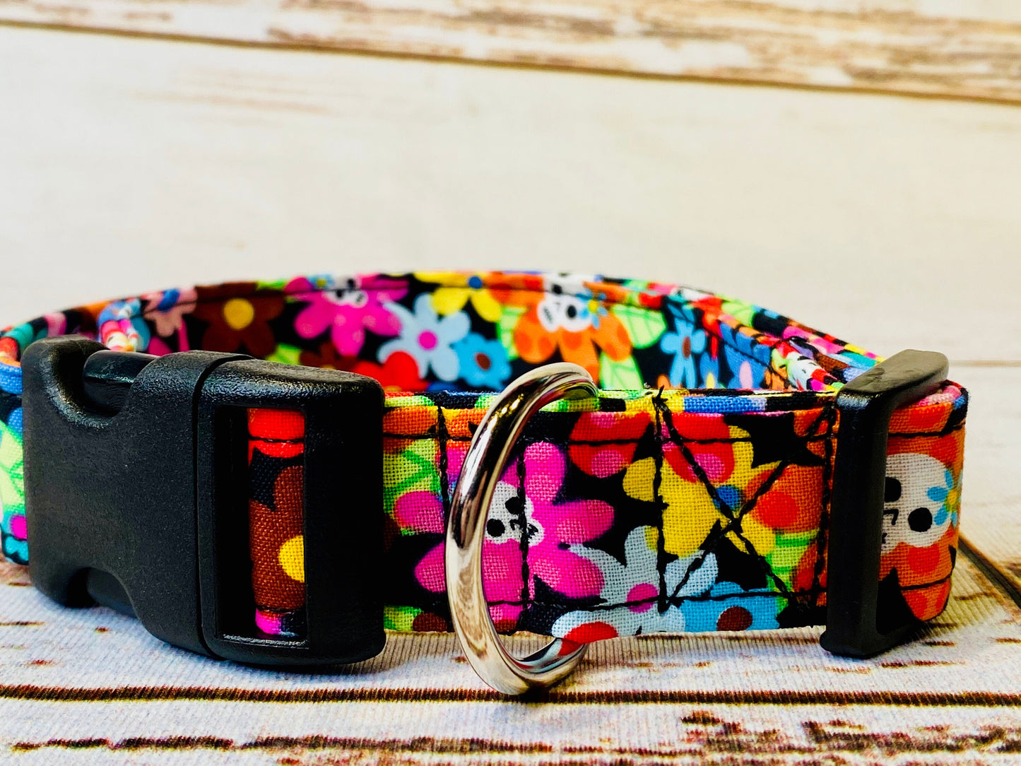 Skulls and flowers dog collar, skulls, flowers, dog collar, adjustable collar, washable collar, eco friendly collar, female dog collar, girl
