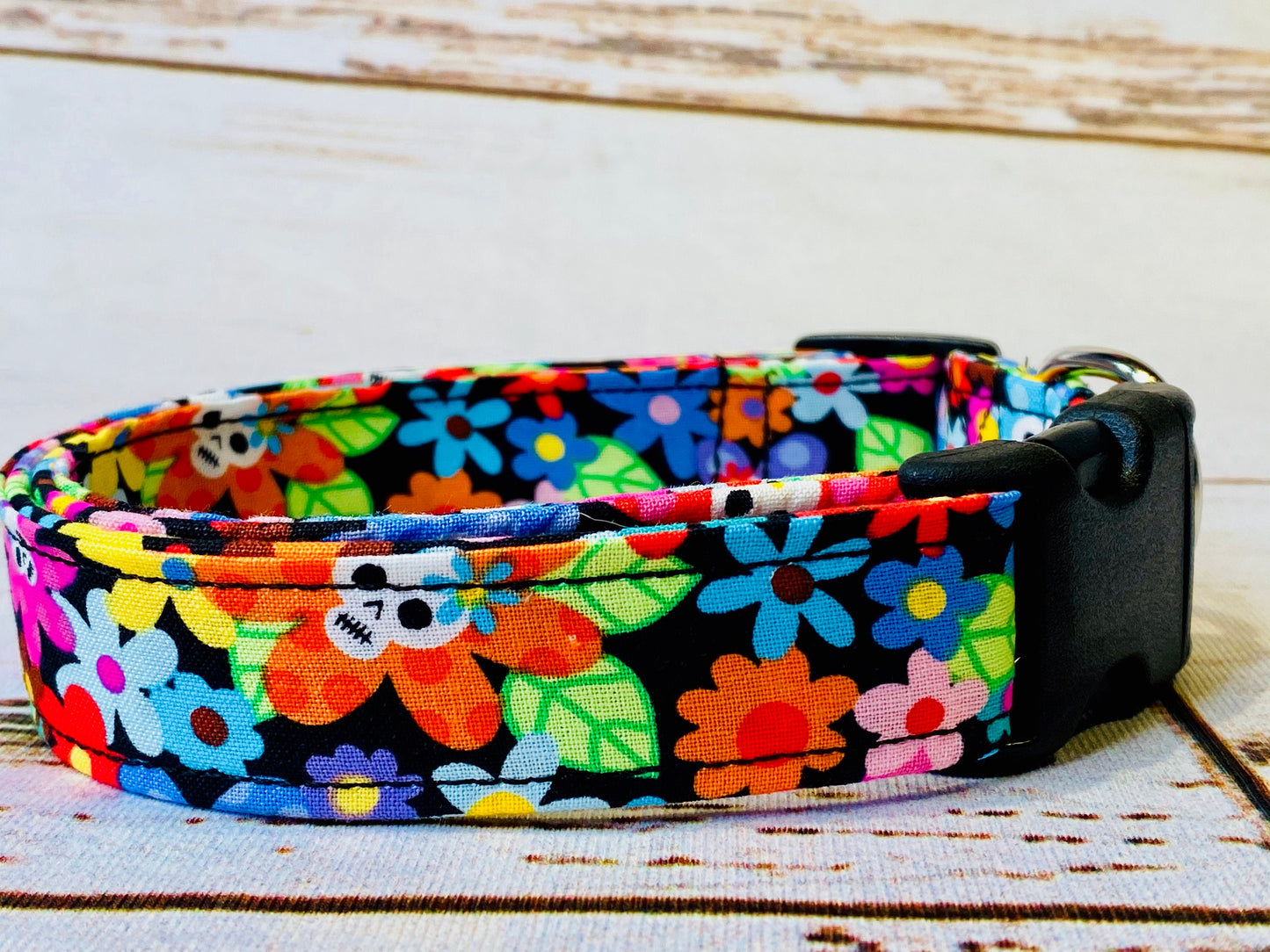 Skulls and flowers dog collar, skulls, flowers, dog collar, adjustable collar, washable collar, eco friendly collar, female dog collar, girl