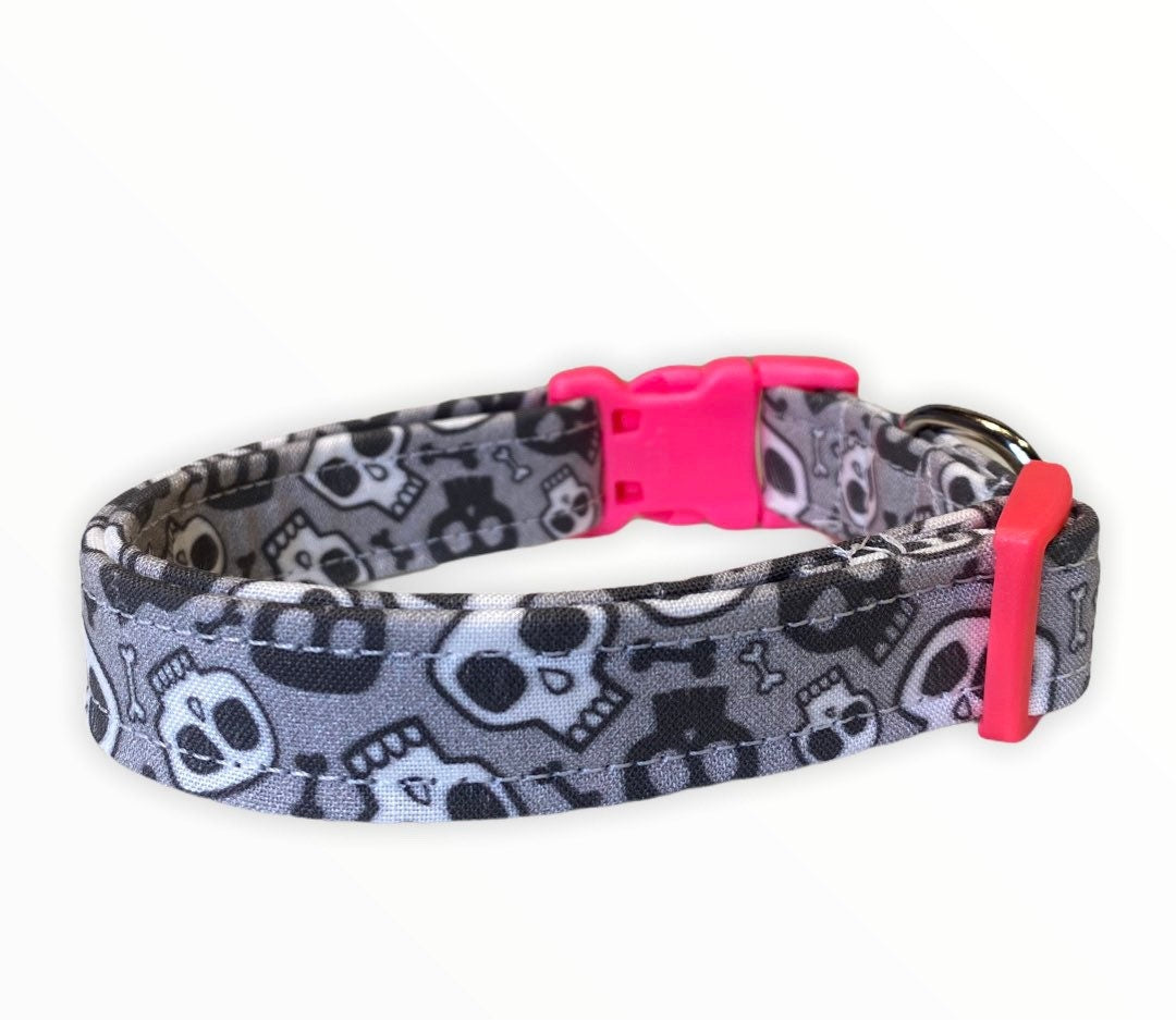Dog collar, skull dog collar, gray dog collar, fabric dog collar, adjustable, nylon dog collar, unisex, skull, side release