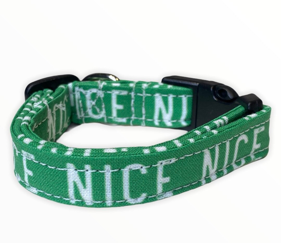 Dog collar, Christmas dog collar, nice dog collar, fabric dog collar, adjustable, funny dog collar, green, nice, Christmas