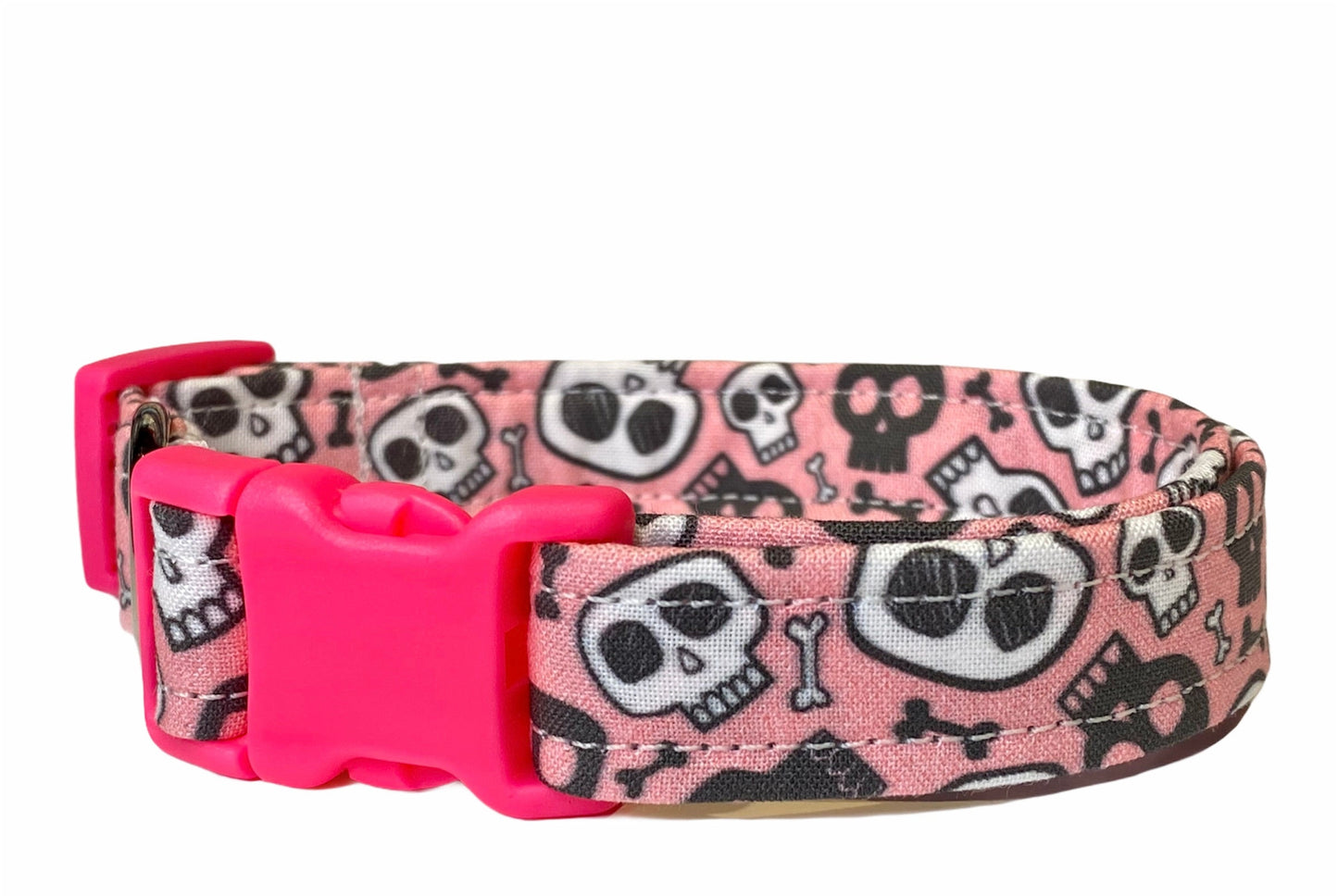 Skull dog collar, pink skull dog collar, pink skull collar, dog collar girl, eco friendly collar, pink skull, cat collar, washable collar