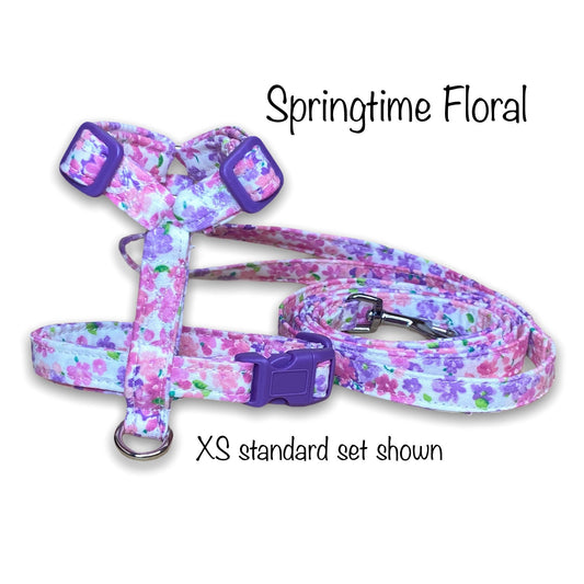 Floral dog harness and leash set, standard Roman harness, step in harness, pink, purple, adjustable dog harness, washable, girl, female